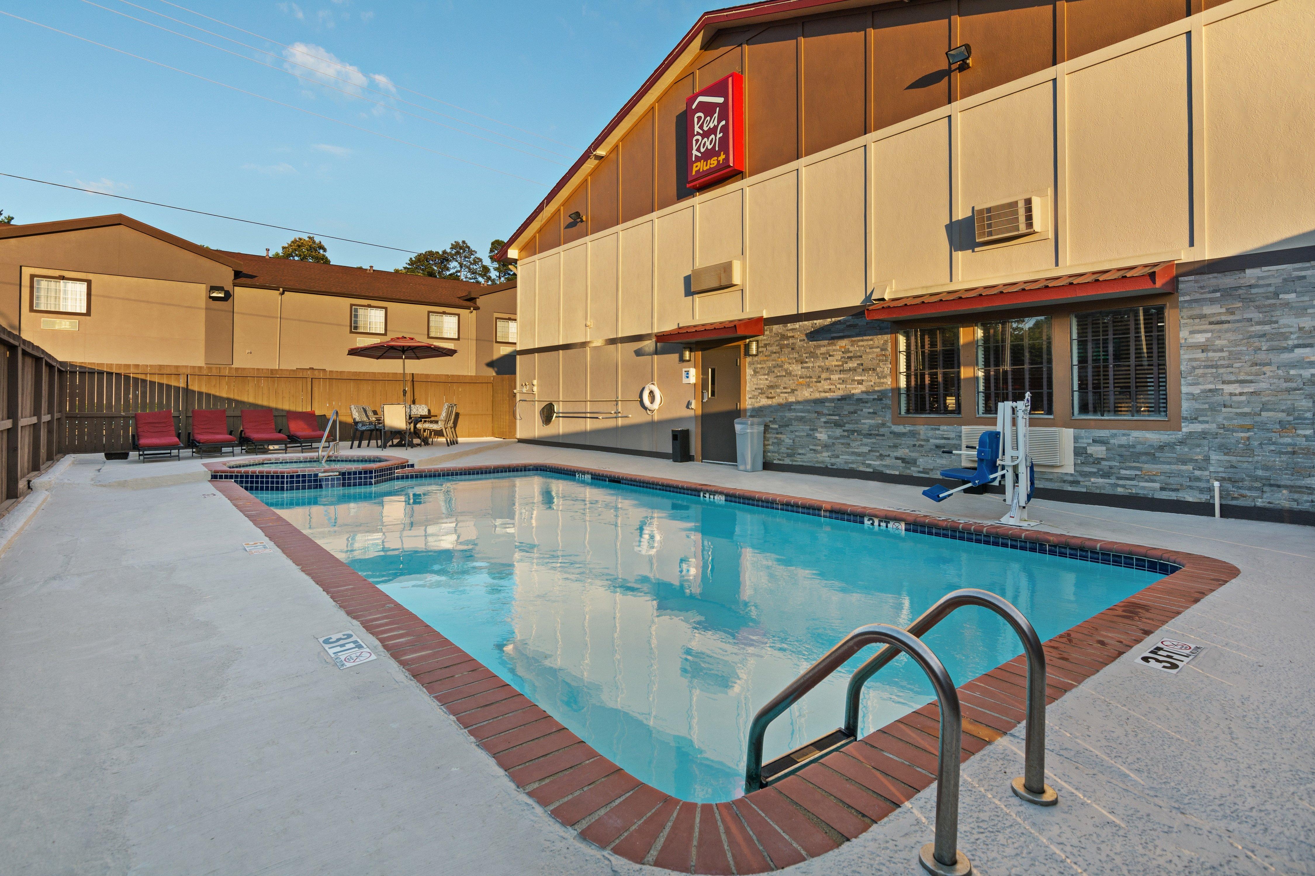 Red Roof Inn Plus+ Huntsville Extérieur photo
